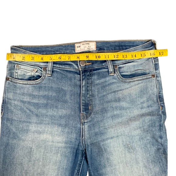 Free People, Distressed Stretchy Jeaggings - Picture 8 of 11